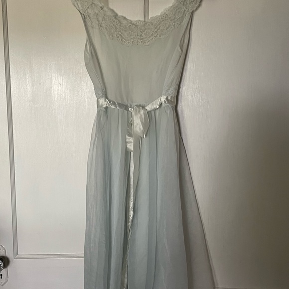 Vanity Fair Pale Blue Lace Dress - Picture 2 of 2